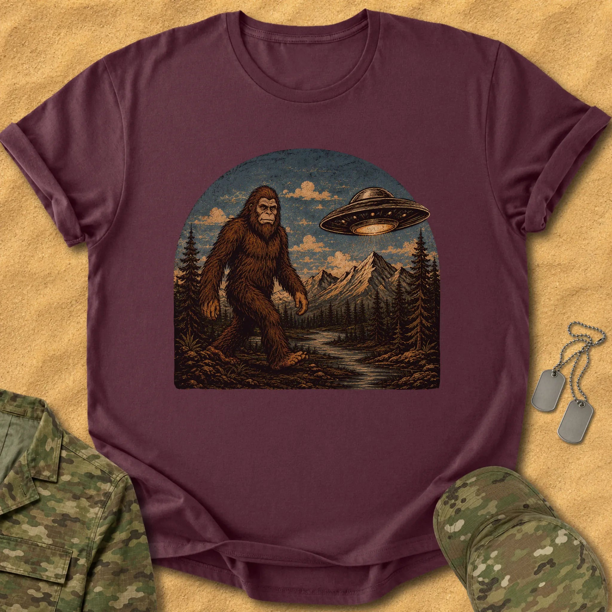 T-Shirt BigFoot and UFO T-Shirt