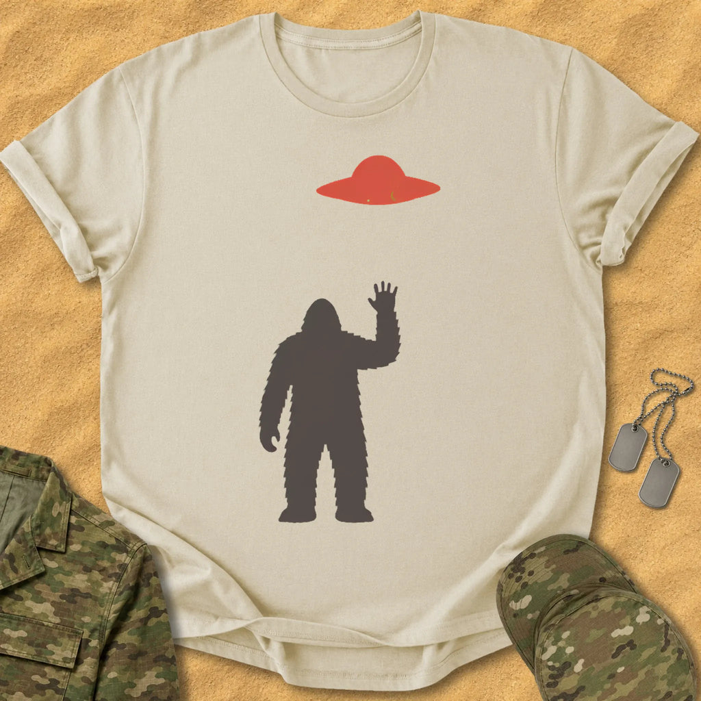 T-Shirt Bigfoot Signal T-Shirt