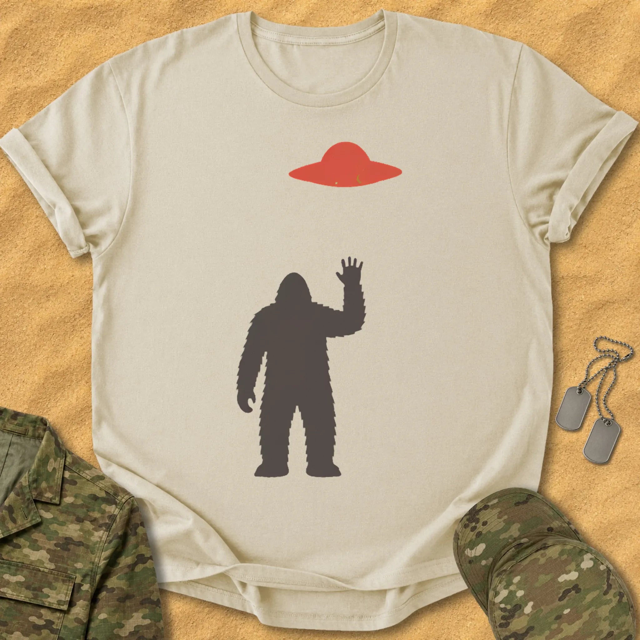 T-Shirt Bigfoot Signal T-Shirt