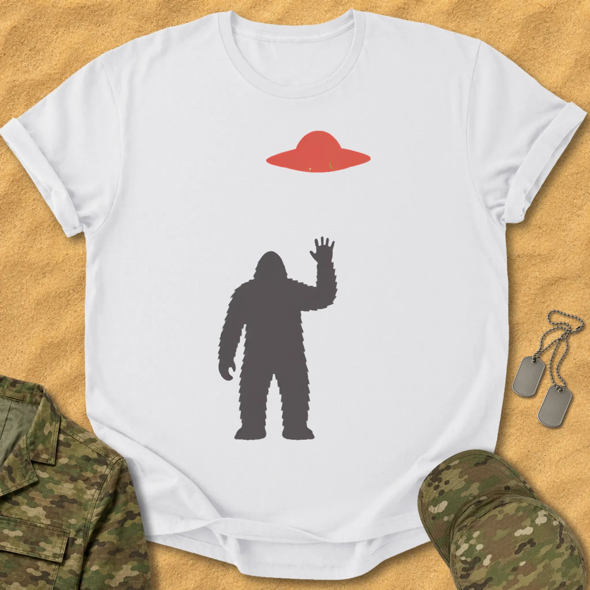 T-Shirt Bigfoot Signal T-Shirt