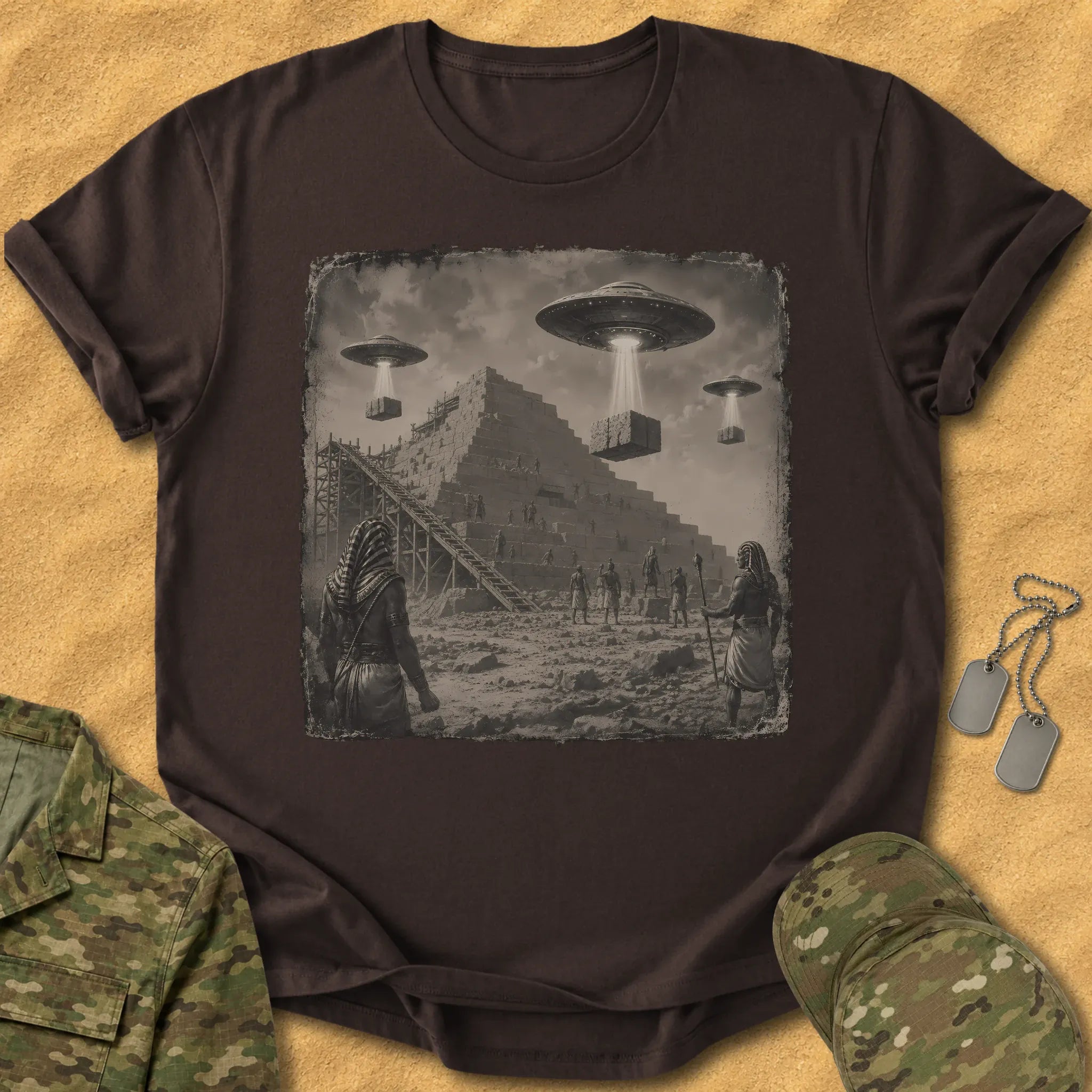 T-Shirt UFOs Building Pyramid T-Shirt